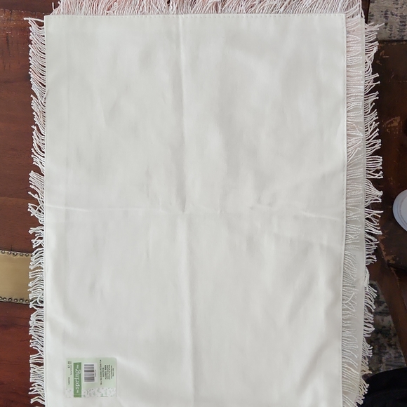 Melamine Plate set and Placemats - Picture 9 of 10